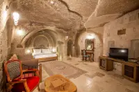 Hera Cave Suites photo 6