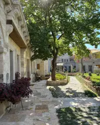 Sarnich Cave Suites photo 9