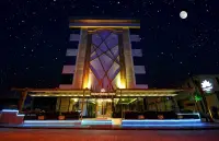Golden Deluxe Hotel photo 1