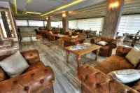 Golden Deluxe Hotel photo 4