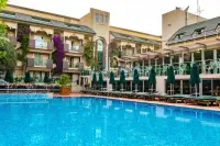 Ambassador Plaza Hotel photo 2