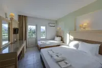 Uk Beach Hotel Kiriş photo 9