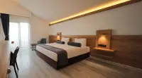 Karpalas City Hotel & Spa photo 8