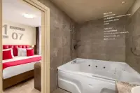 Ramada By Wyndham Istanbul Pera photo 8
