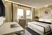 Ramada Hotel & Suites photo 5