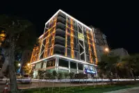 Looks Hotel photo 1