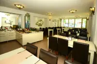 Anzac Hotel photo 4
