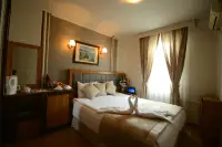 Anzac Hotel photo 8