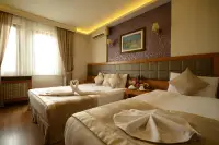 Anzac Hotel photo 9