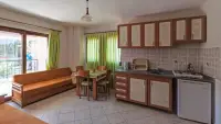 Minta Apart photo 2
