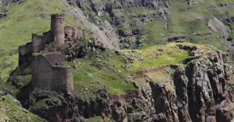 3 Days Ardahan Tour: Castles of the North-East & Lake Çıldır Private Tour