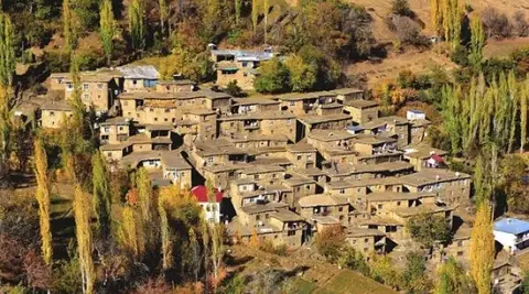 3 Days Bitlis Tour: Castle, Nemrut Crater Lake & Ahlat Seljuk Cemetery Private Tour