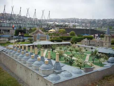 5 Days Istanbul Discovery: Old City, Bosphorus, Princes' Islands & Theme Park (Private Tour)