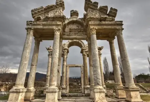 Daily Aphrodisias Tour from Izmir - Shared Group
