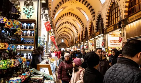 Daily Istanbul Old City Tour from Cesme by Plane – Hagia Sophia & Topkapi