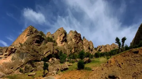 Daily Sirnak Historical Ruins Tour – Bazebde & Kasrik Ruins
