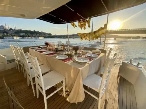 Bosphorus Sunset Yacht Cruise from Istanbul – Palaces & Maiden's Tower