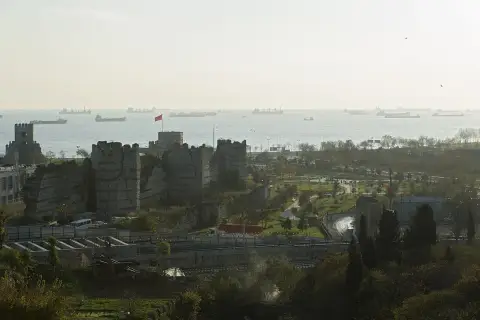 Istanbul City Walls Tour – Balat, Tekfur Palace & Yedikule Fortress