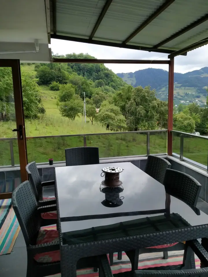 Ayşe Teyzenin Apartı — Dereli, Giresun
