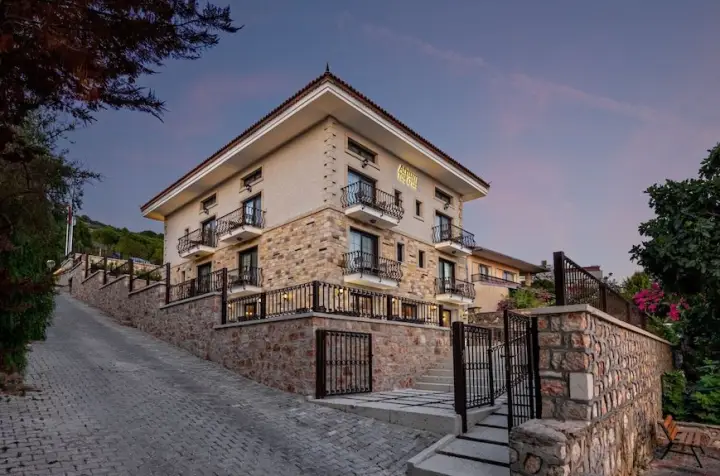 Atrium Tas Otel — Çeşme