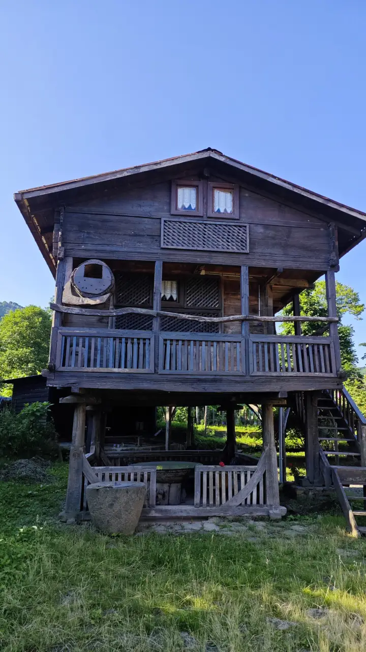 Ezmoce Koy Evi — Arhavi, Artvin