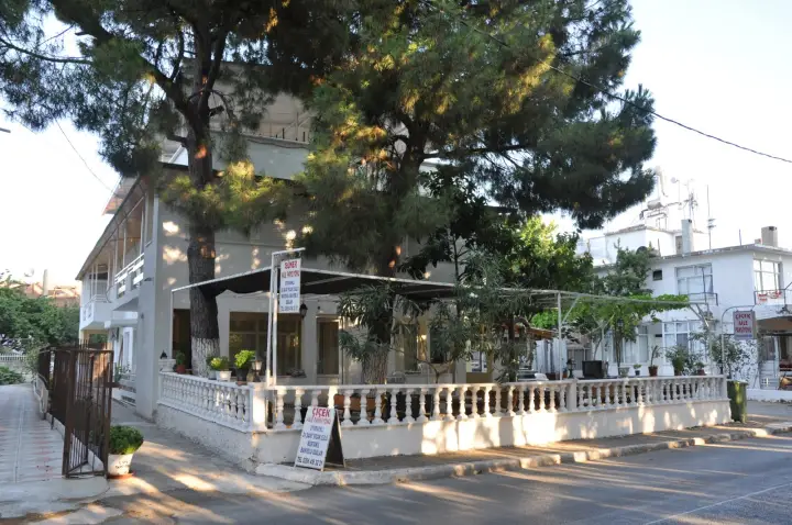 Çiçek Aile Pansiyonu — Ören, Balıkesir