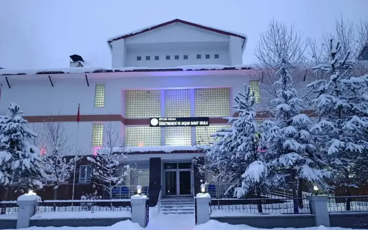 Hizan Öğretmenevi — Hizan, Bitlis
