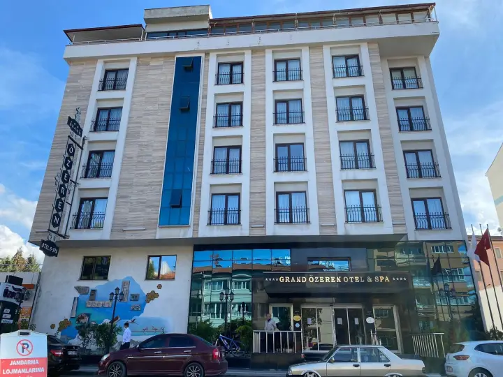 Grand Özeren Otel & Spa — Burdur