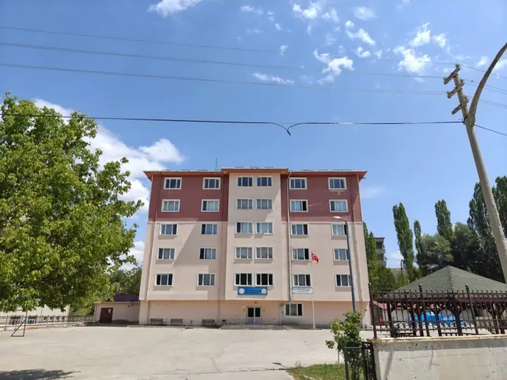 Alucra Öğretmenevi — Alucra, Giresun