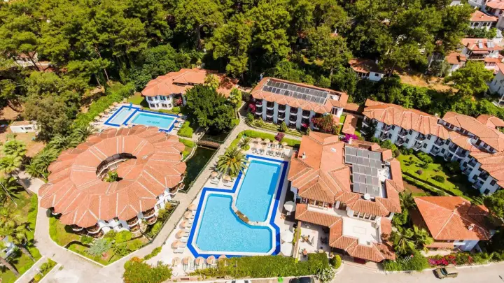 Akyaka Yücelen Otel — Ula, Muğla