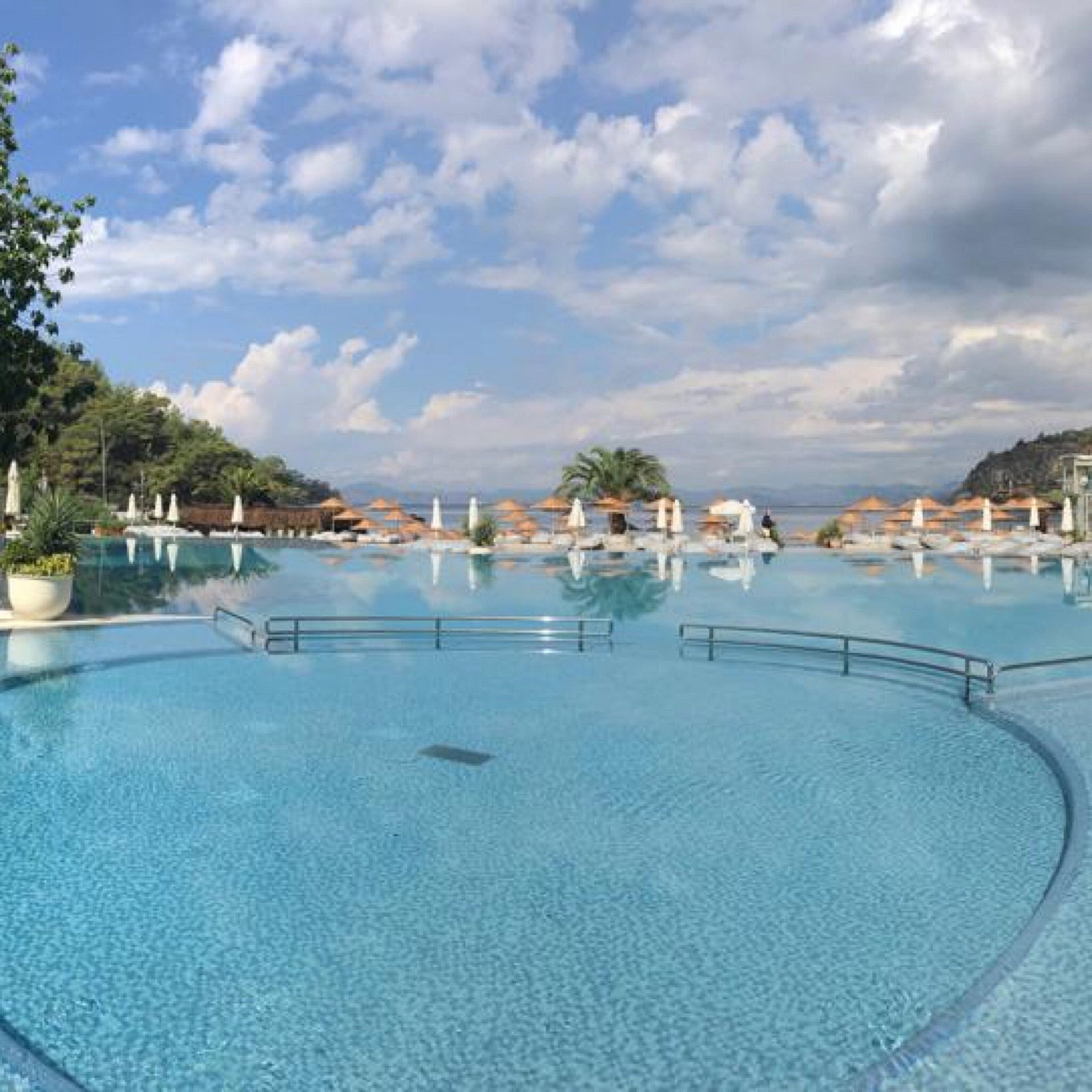 Hillside Beach Club photo 15