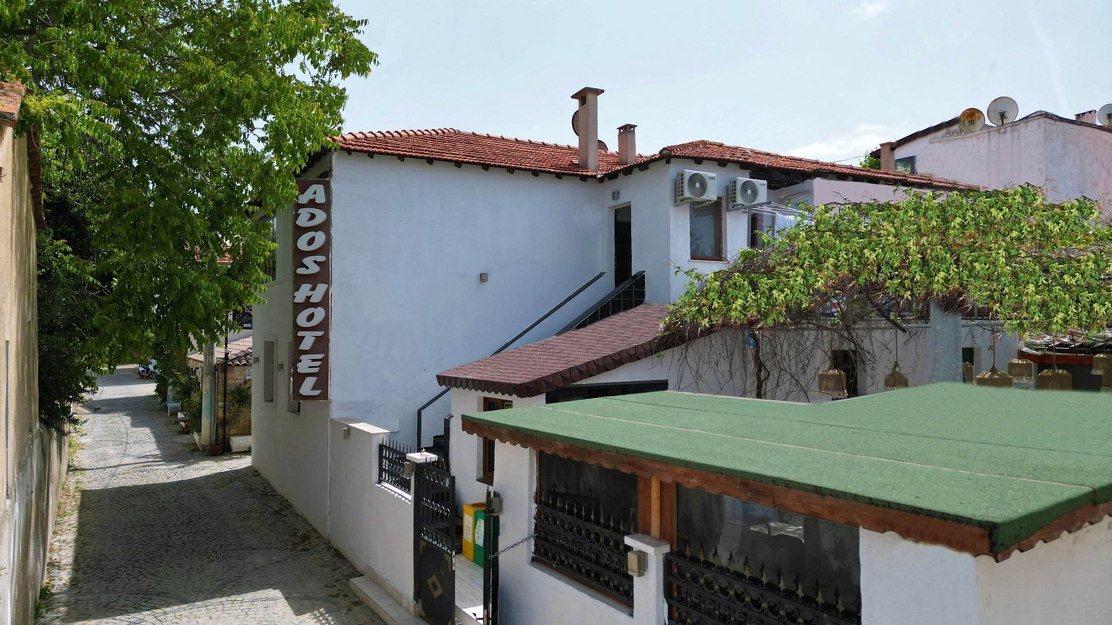 Ados Hotel — Alaçatı