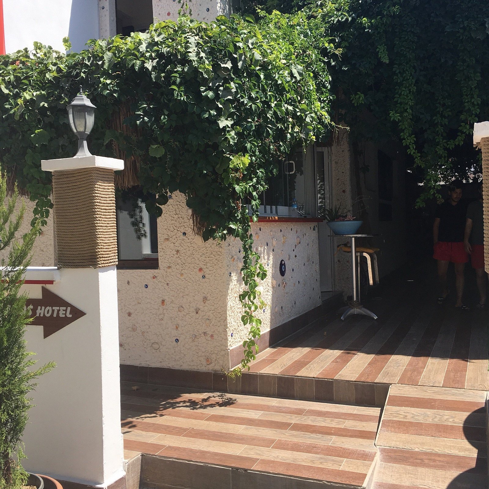 Ados Hotel photo 4