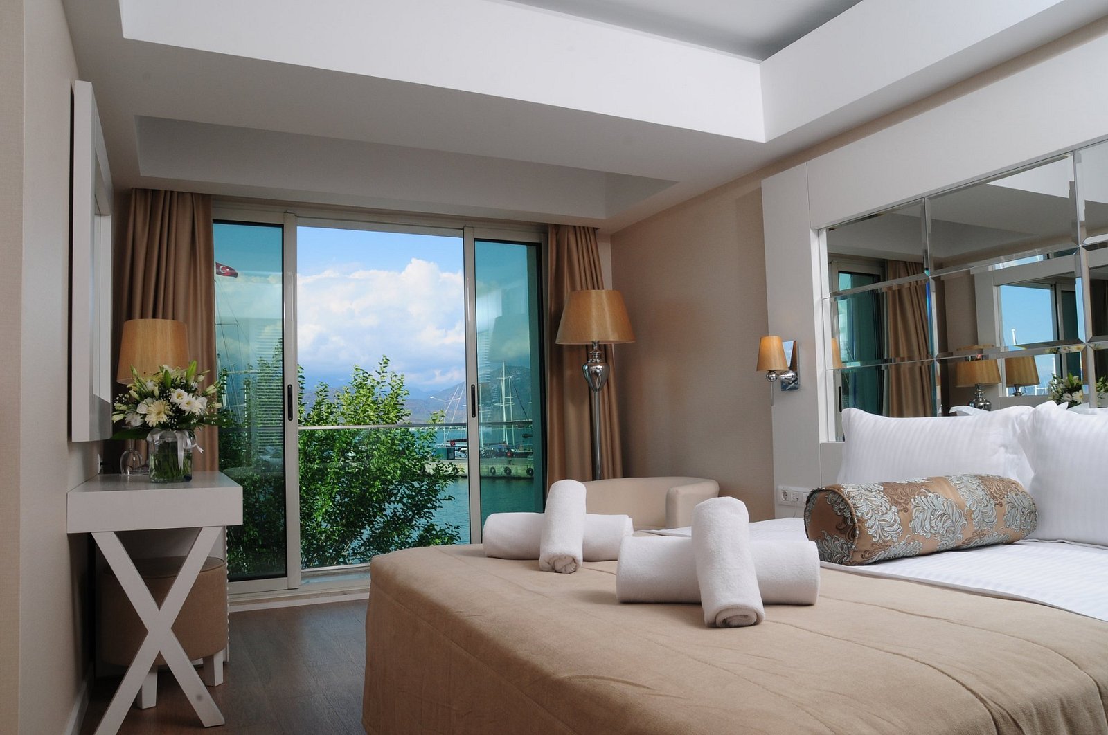Alesta Yacht Hotel photo 16