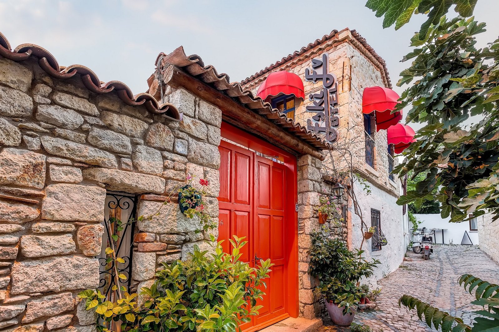 Alacati Eski Ev Hotel — Alaçatı, Çeşme