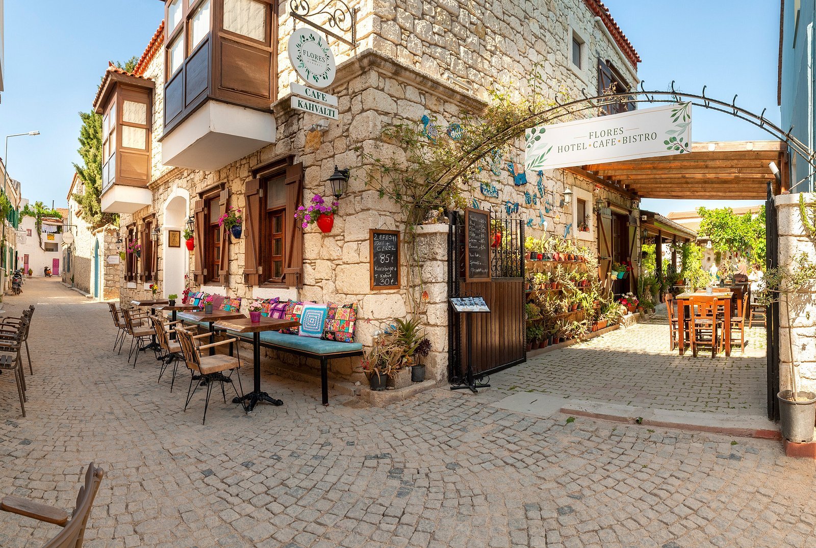 Flores Hotel Alaçatı — Alaçatı