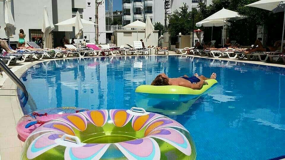 Almena Hotel photo 4