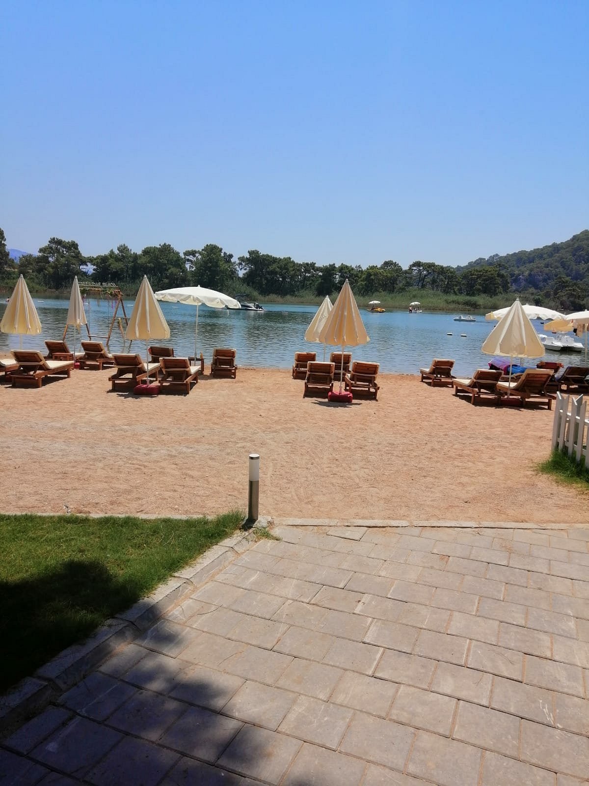 Green Pine Beach & Bungalows photo 9