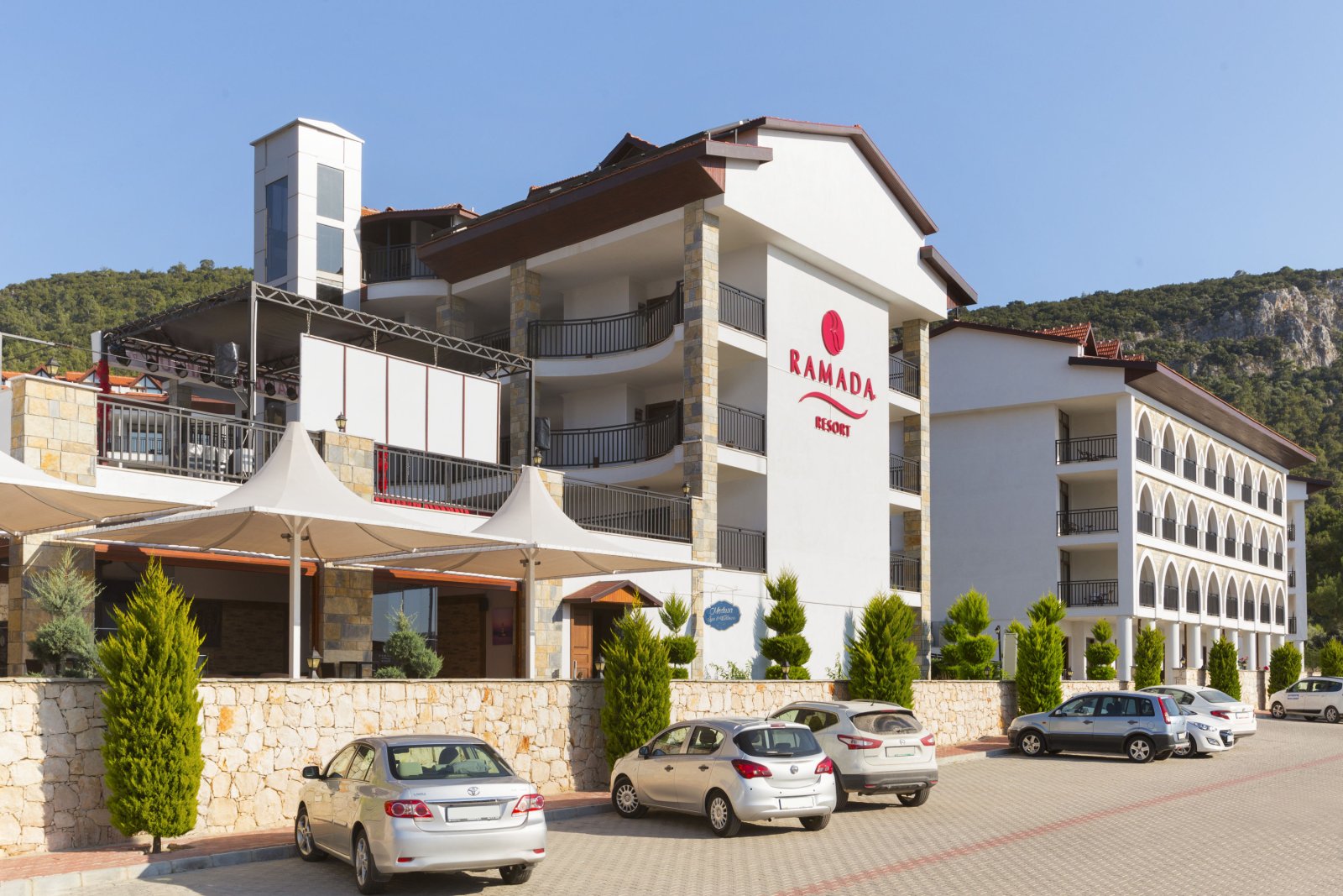 Ramada Resort by Wyndham Akbuk photo 2
