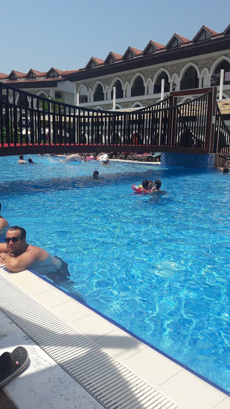 Ramada Resort by Wyndham Akbuk photo 9