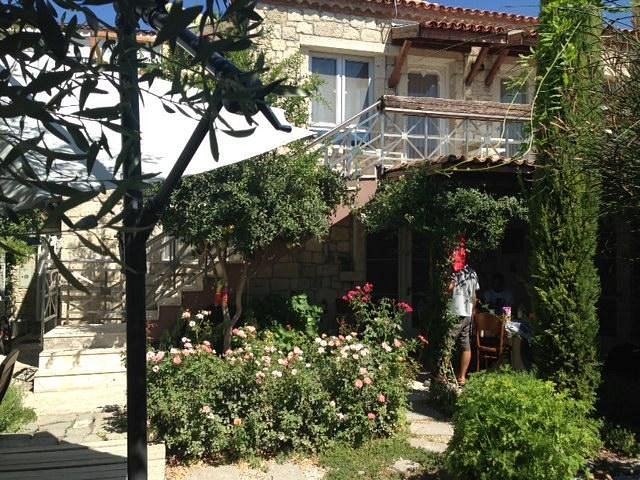 Sakin Ev — Hacimemis, Alacati