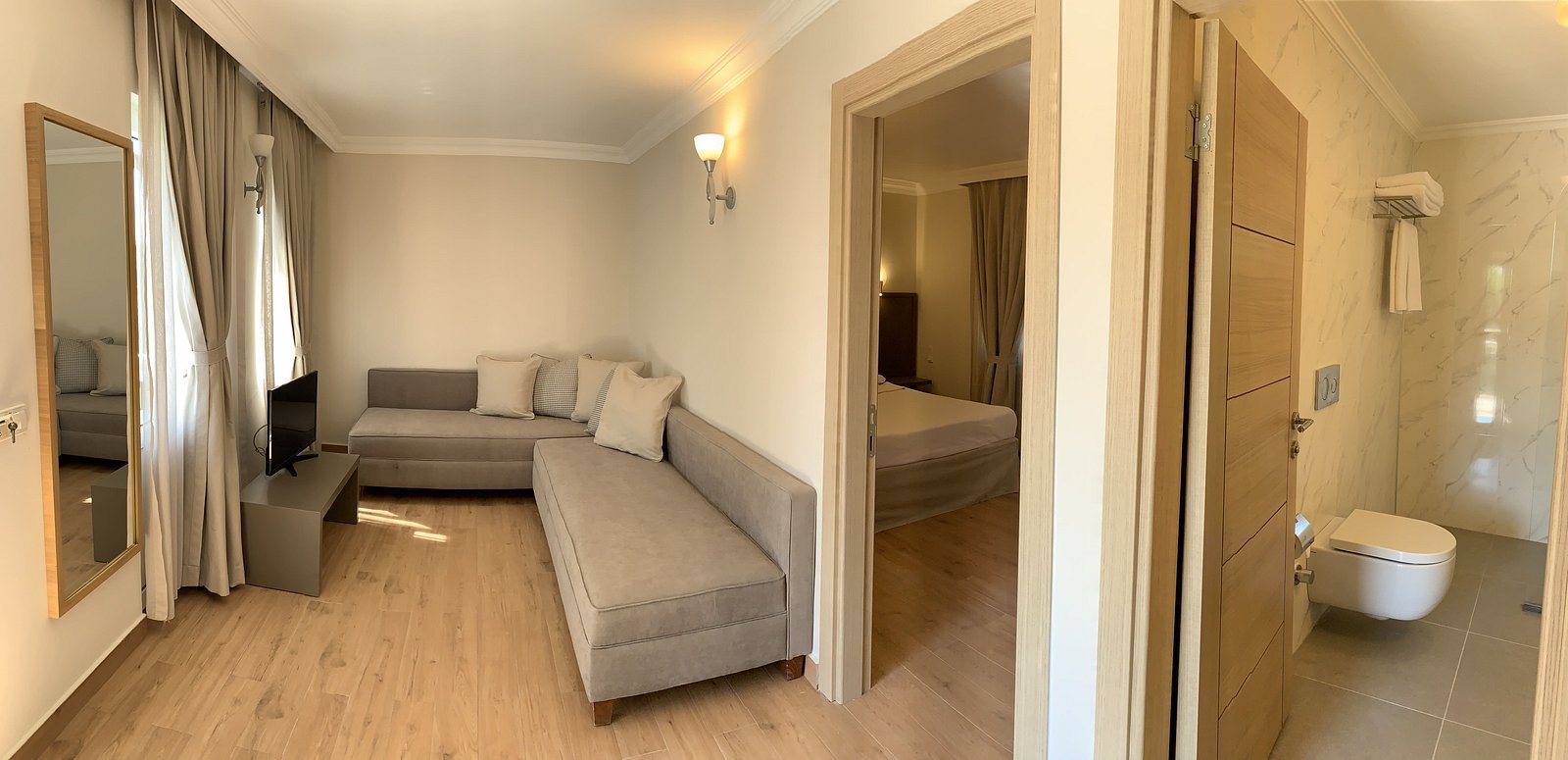 Moonshine Hotel Suites photo 9