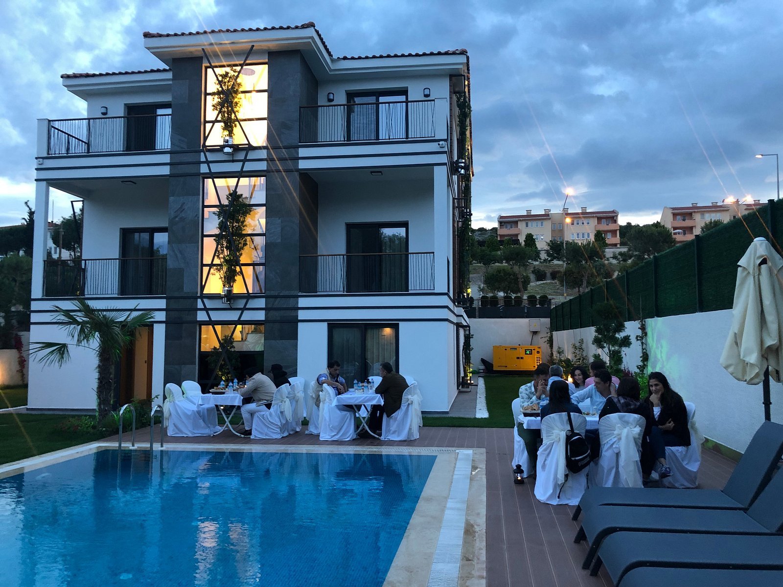 Ruwais Hotel — Çeşme