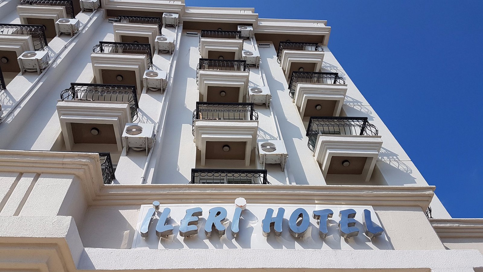 Ileri Hotel — Çeşme