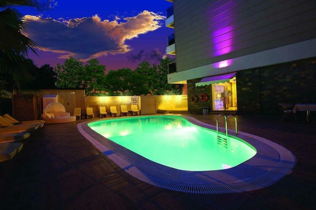 Malibu Beach Hotel photo 11