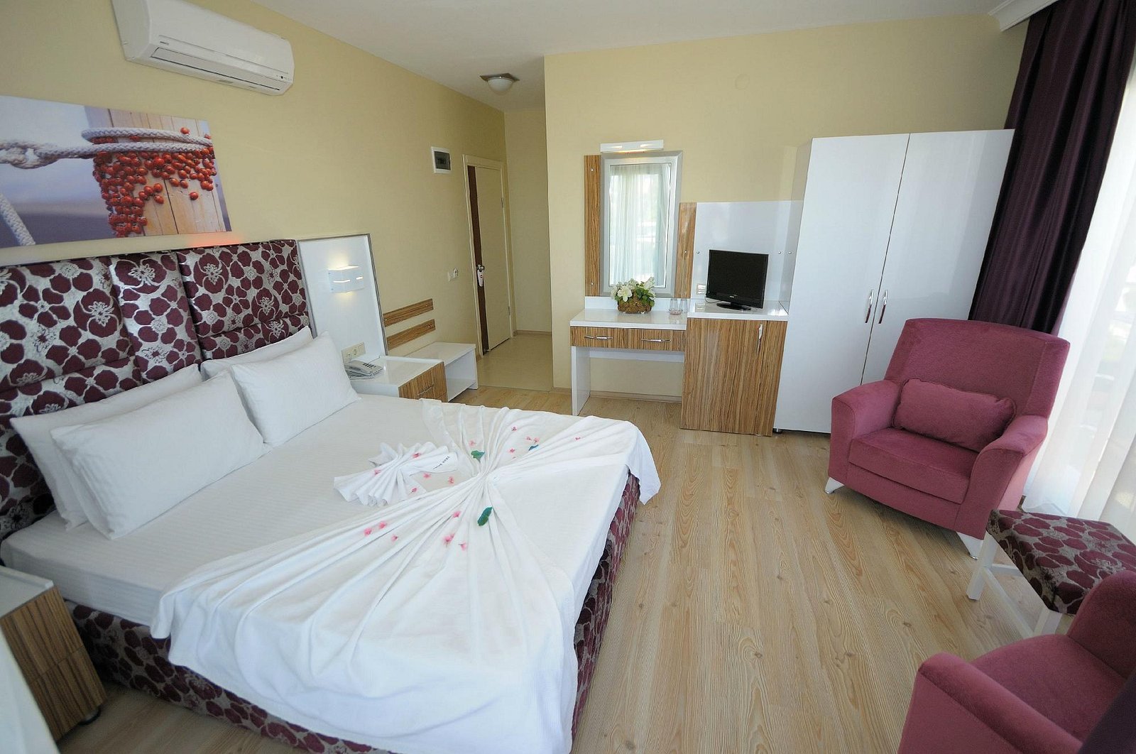Twins Hotel photo 2