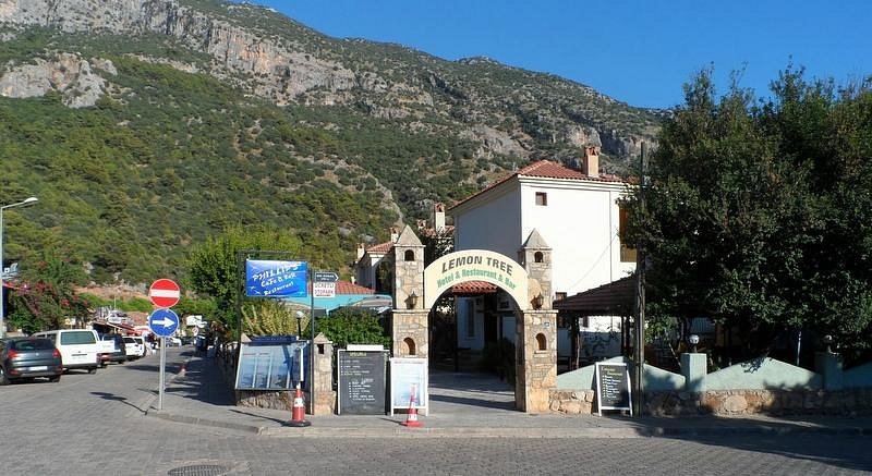 Lemon Tree Hotel photo 2