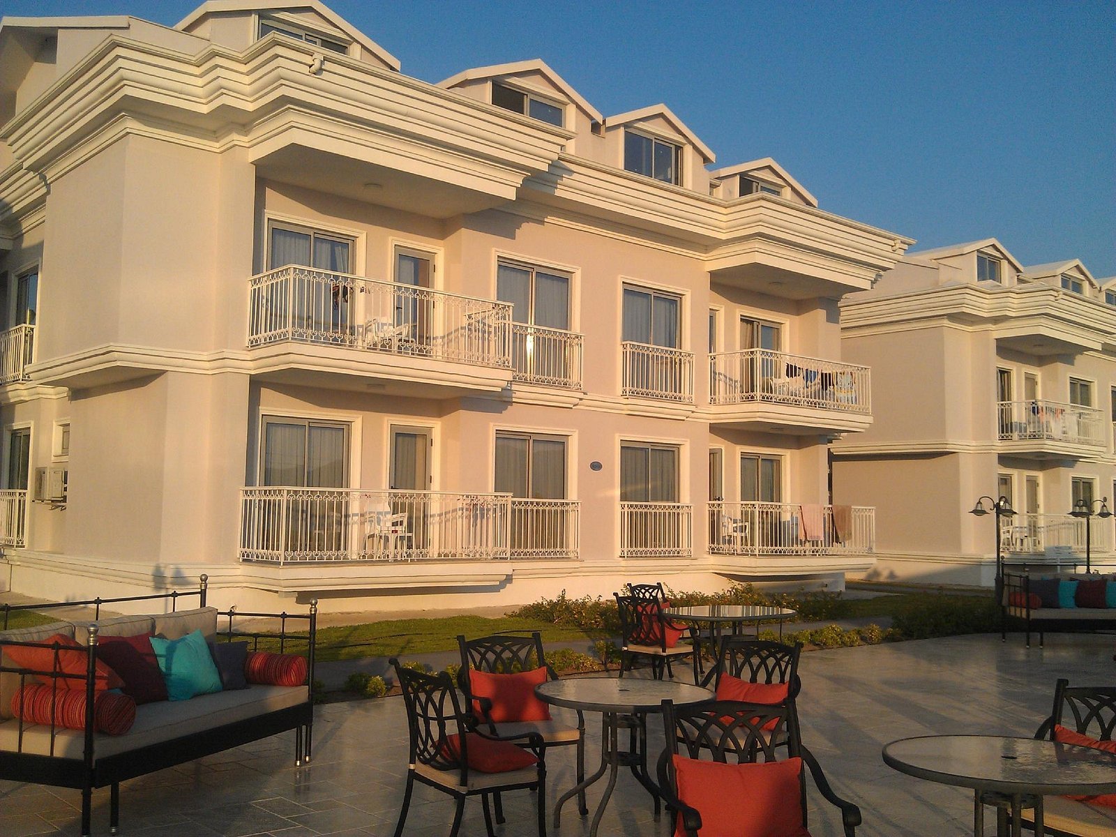 Daphne Residence photo 2