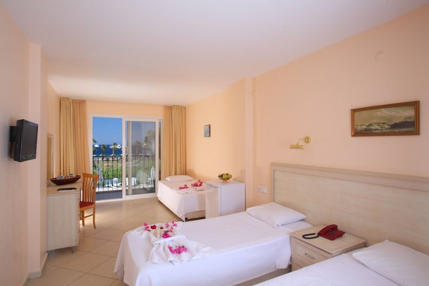Catamaran Hotel photo 5
