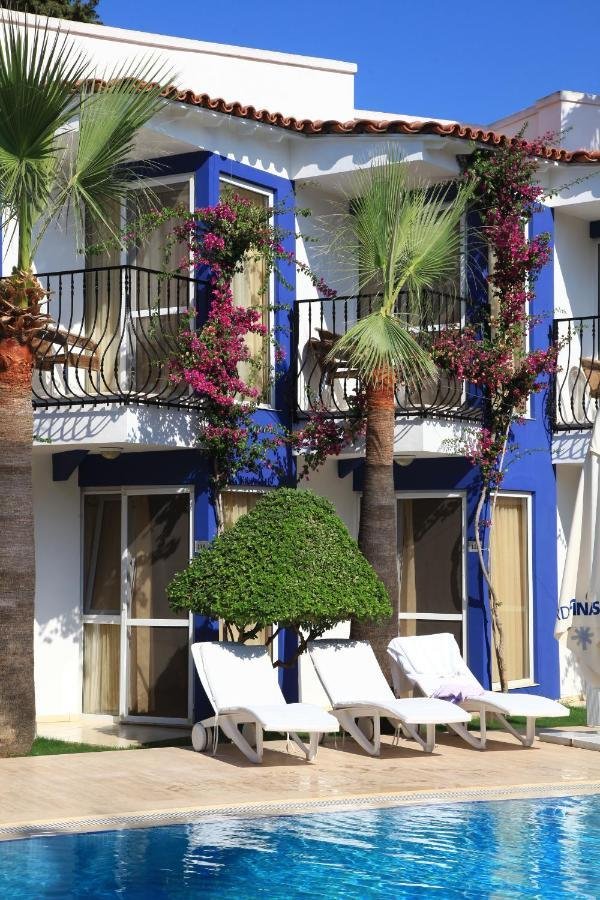 Catamaran Hotel photo 2